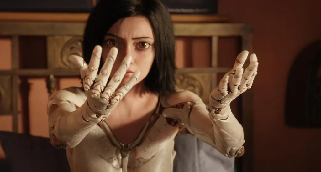 Gambar close-up mata Alita yang ekspresif