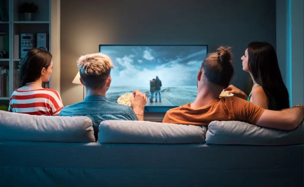 Menikmati Film Anime di Rumah Menonton film anime di rumah